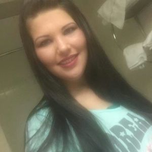 Meet your Posher, Leslie